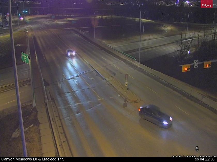 Canyon Meadows Dr / Macleod Trail SE