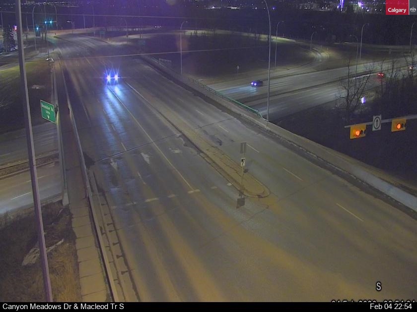 Canyon Meadows Dr / Macleod Trail SE