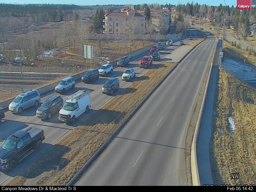 Canyon Meadows Dr / Macleod Trail SE