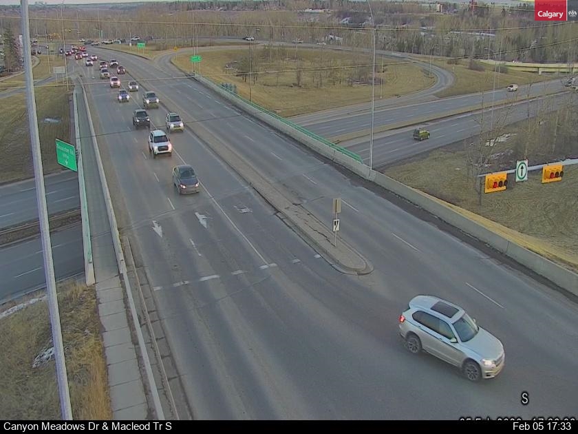 Canyon Meadows Dr / Macleod Trail SE