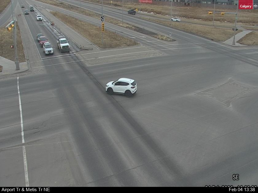 Airport Trail / Metis Trail NE