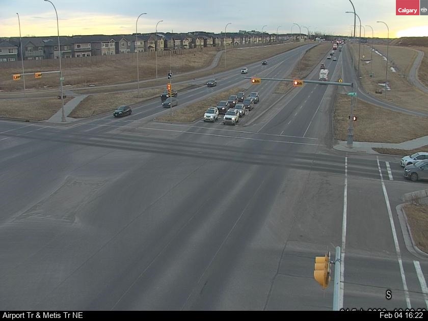 Airport Trail / Metis Trail NE