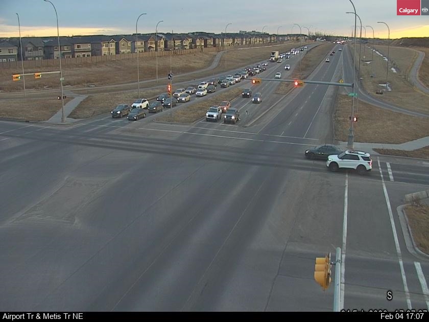 Airport Trail / Metis Trail NE