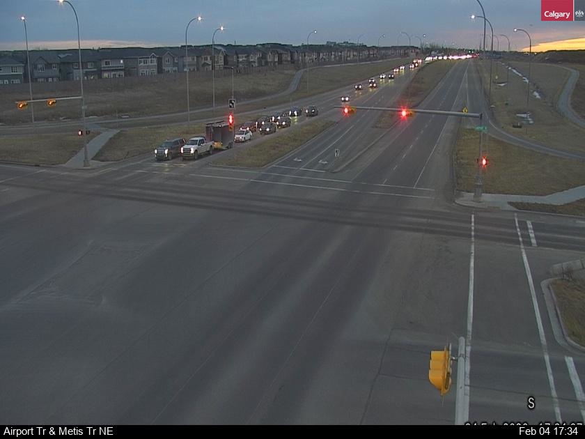 Airport Trail / Metis Trail NE