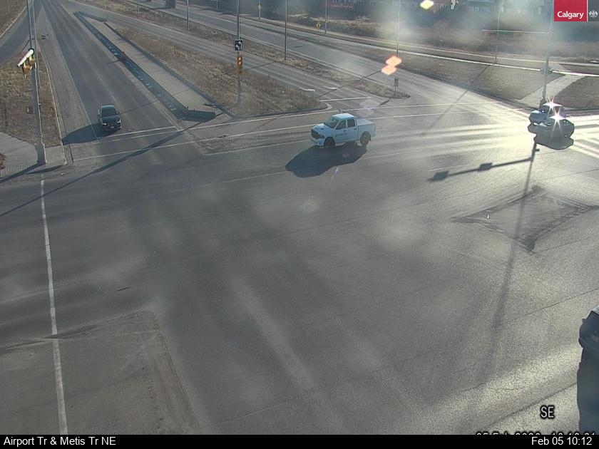 Airport Trail / Metis Trail NE