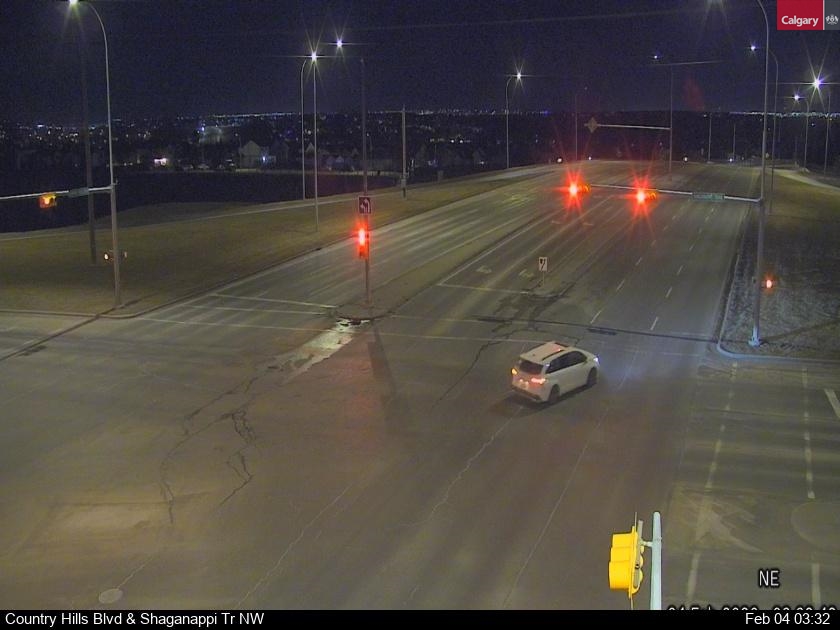 Country Hills Blvd / Shaganappi Tr NW