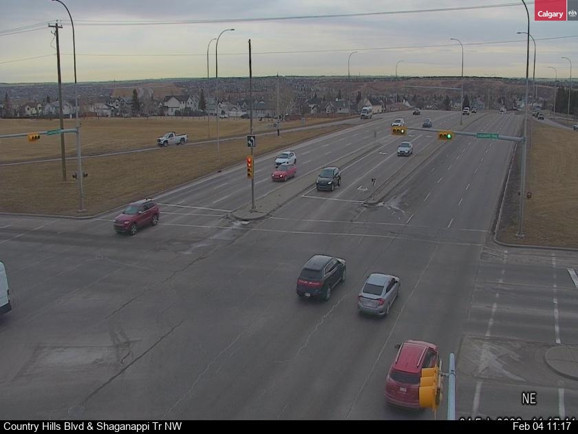 Country Hills Blvd / Shaganappi Tr NW