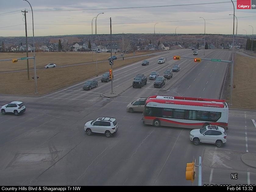 Country Hills Blvd / Shaganappi Tr NW