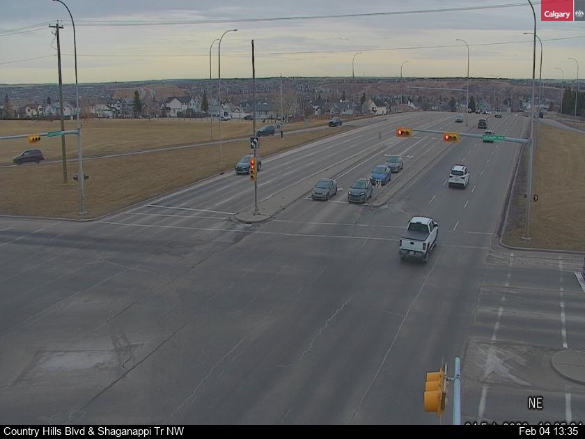 Country Hills Blvd / Shaganappi Tr NW