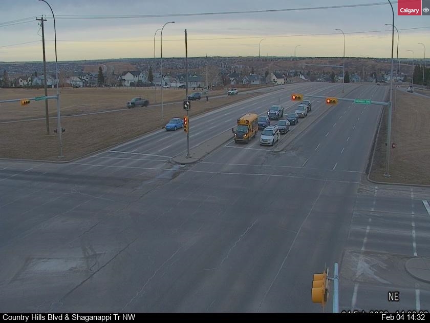 Country Hills Blvd / Shaganappi Tr NW