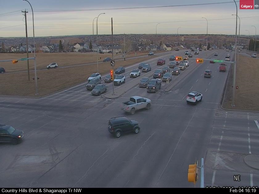 Country Hills Blvd / Shaganappi Tr NW