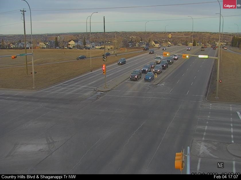 Country Hills Blvd / Shaganappi Tr NW