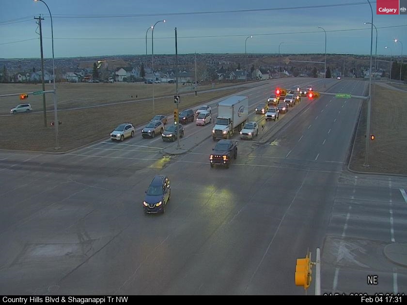 Country Hills Blvd / Shaganappi Tr NW