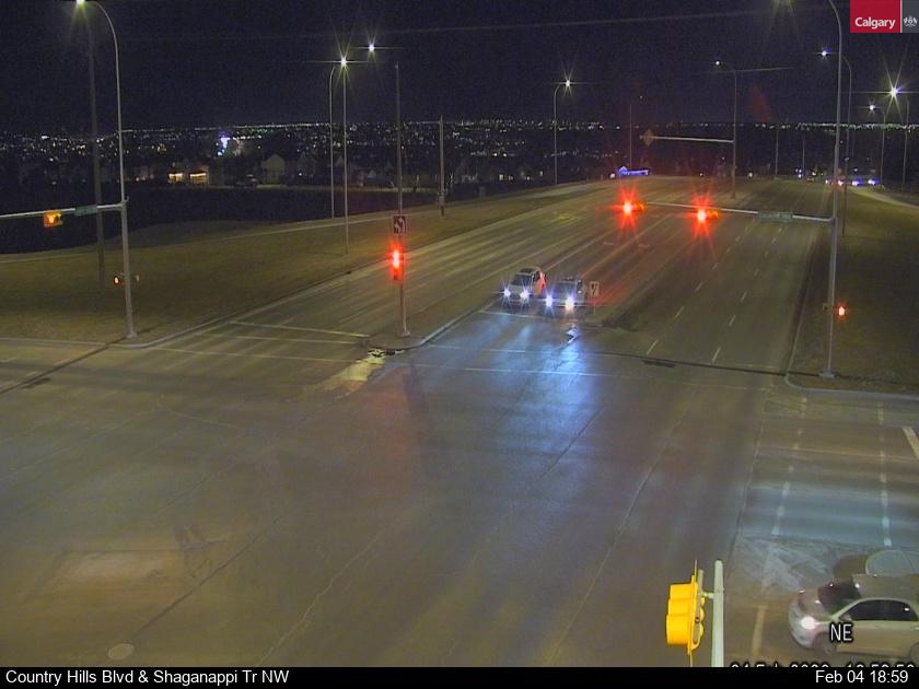 Country Hills Blvd / Shaganappi Tr NW