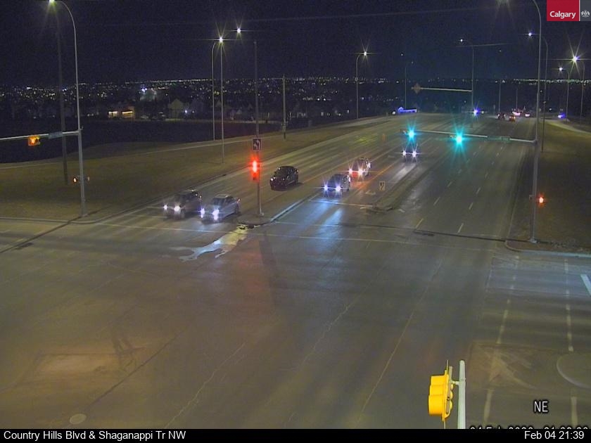 Country Hills Blvd / Shaganappi Tr NW