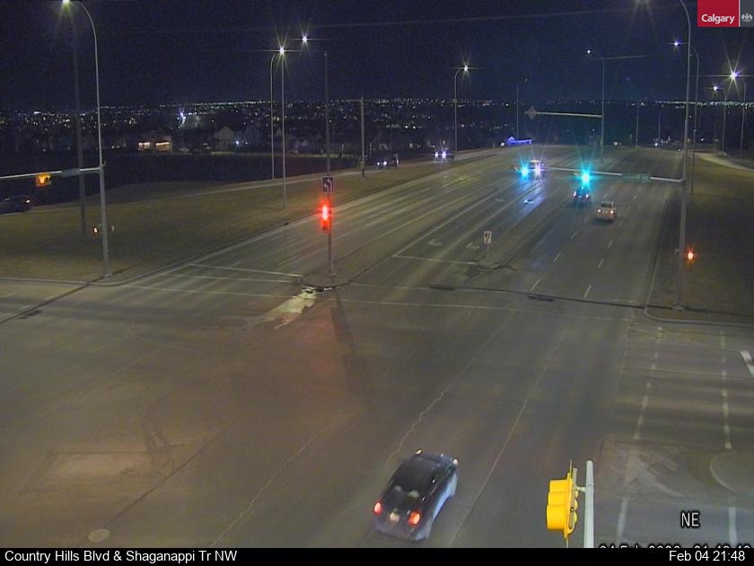 Country Hills Blvd / Shaganappi Tr NW