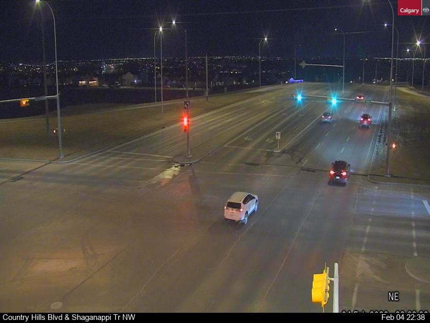 Country Hills Blvd / Shaganappi Tr NW