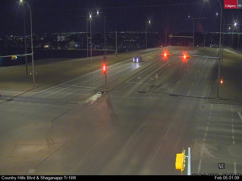 Country Hills Blvd / Shaganappi Tr NW