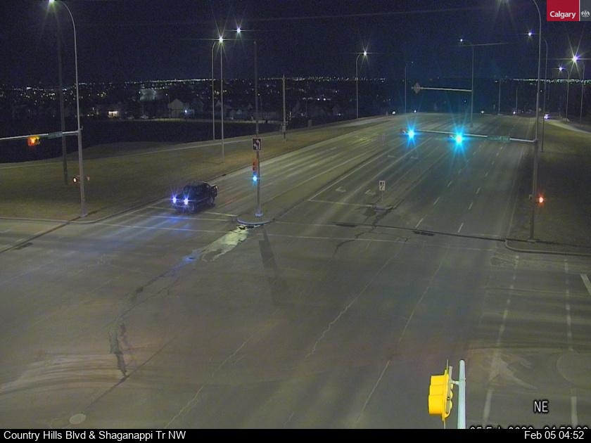 Country Hills Blvd / Shaganappi Tr NW