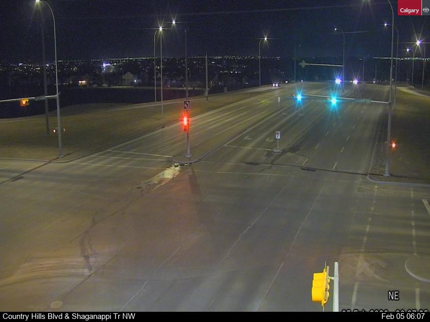 Country Hills Blvd / Shaganappi Tr NW