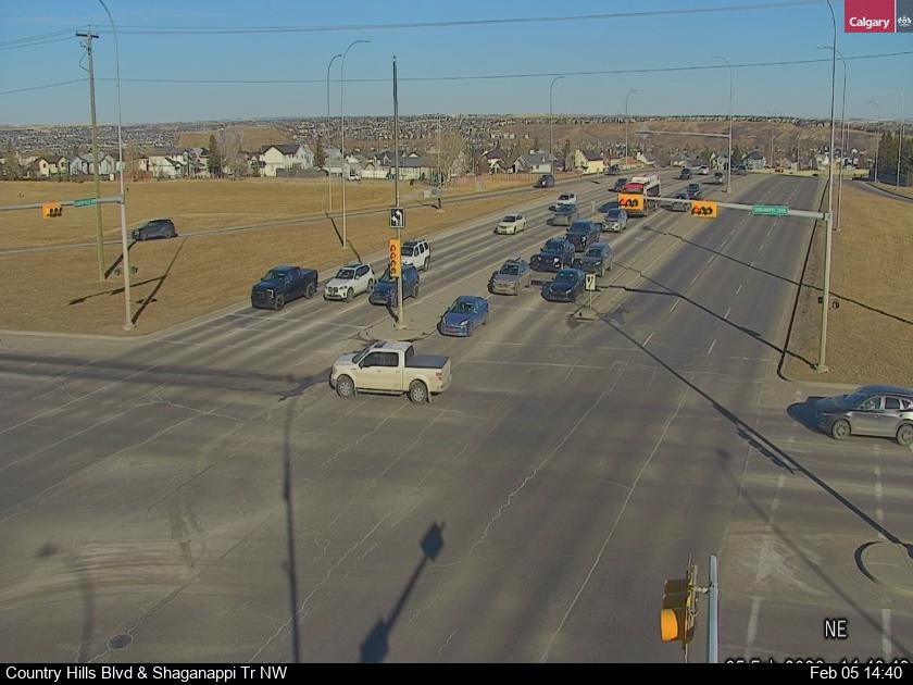 Country Hills Blvd / Shaganappi Tr NW