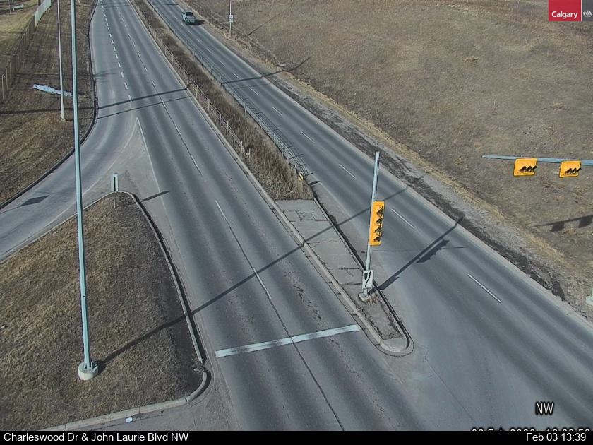 Charleswood Dr / John Laurie Bv NW