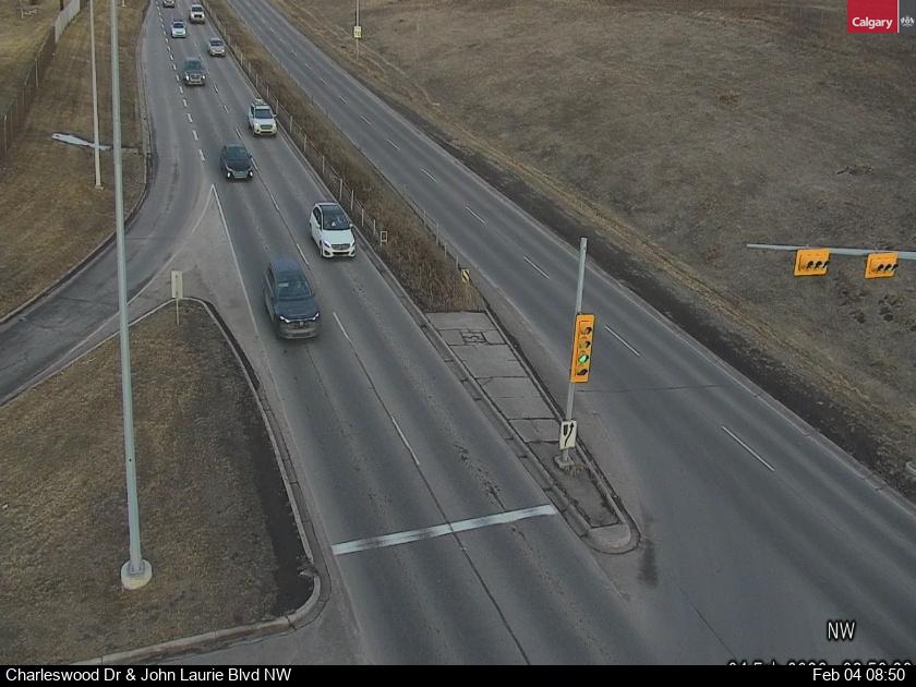 Charleswood Dr / John Laurie Bv NW