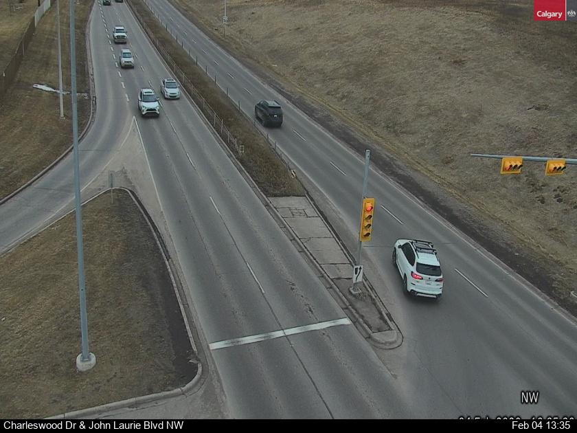 Charleswood Dr / John Laurie Bv NW