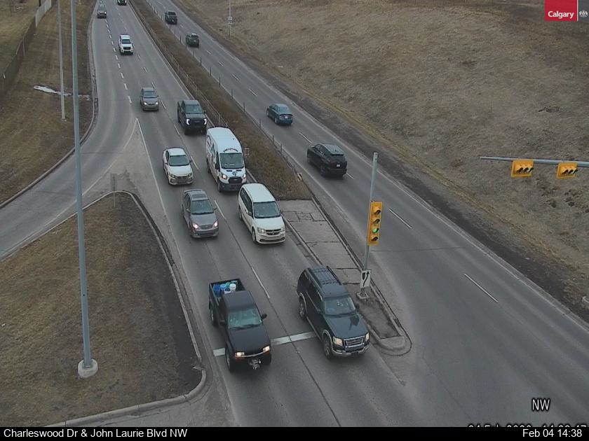 Charleswood Dr / John Laurie Bv NW