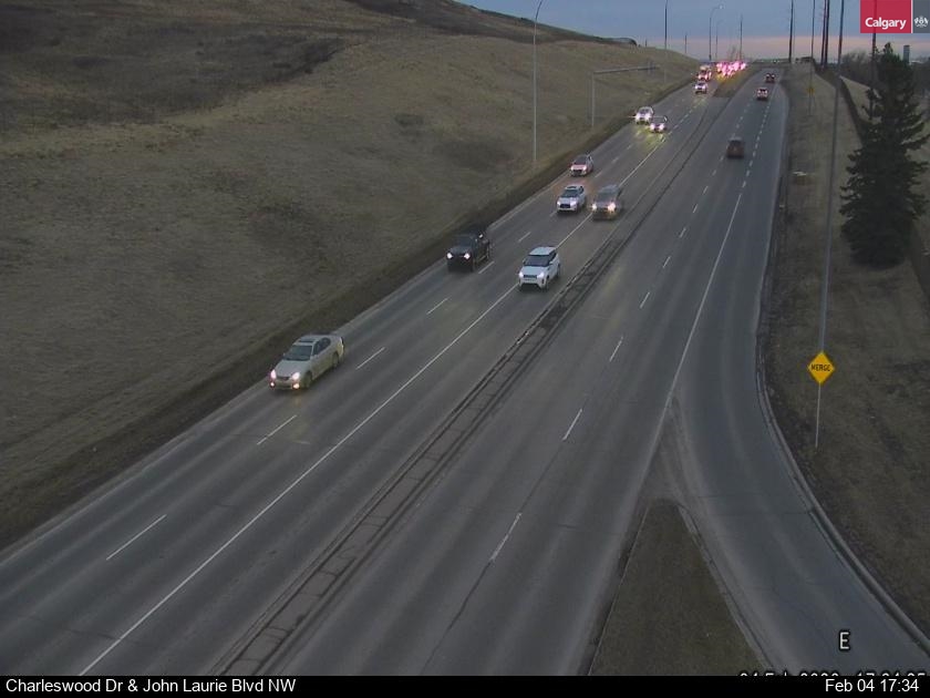 Charleswood Dr / John Laurie Bv NW