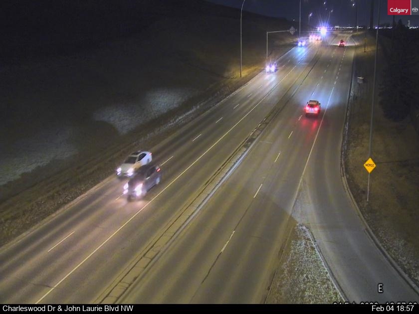 Charleswood Dr / John Laurie Bv NW