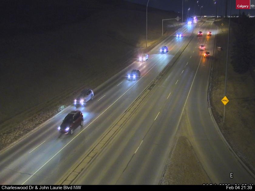 Charleswood Dr / John Laurie Bv NW