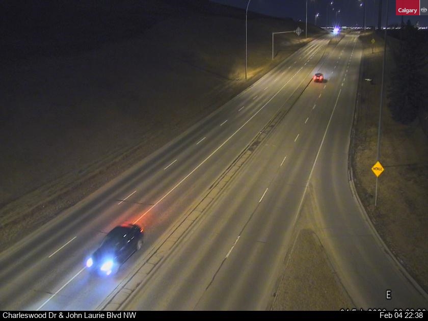 Charleswood Dr / John Laurie Bv NW