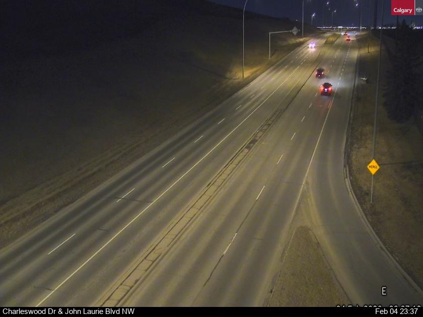 Charleswood Dr / John Laurie Bv NW