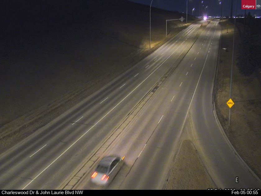 Charleswood Dr / John Laurie Bv NW