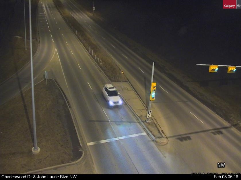 Charleswood Dr / John Laurie Bv NW