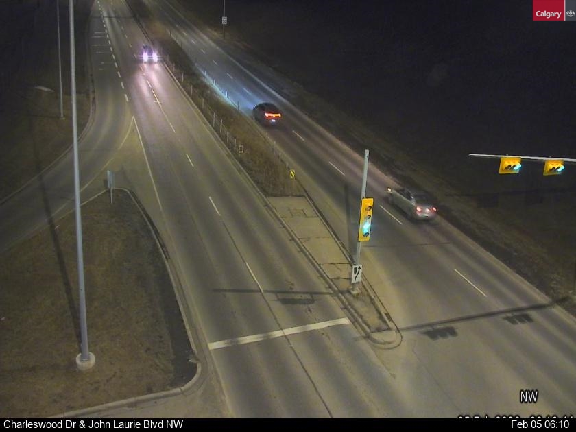 Charleswood Dr / John Laurie Bv NW