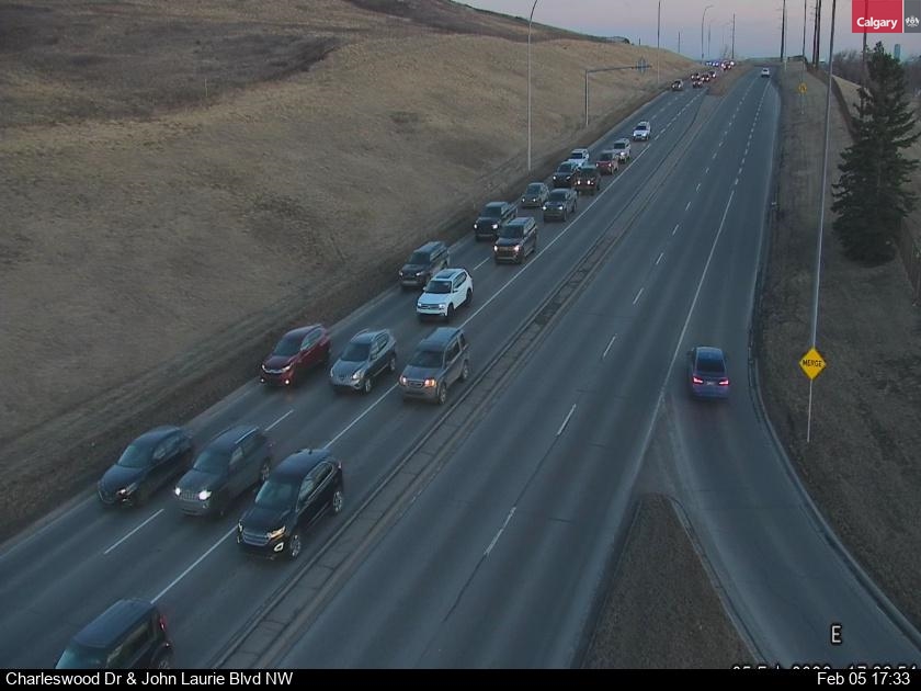 Charleswood Dr / John Laurie Bv NW