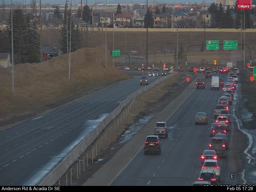 Anderson Rd / Acadia Dr SE