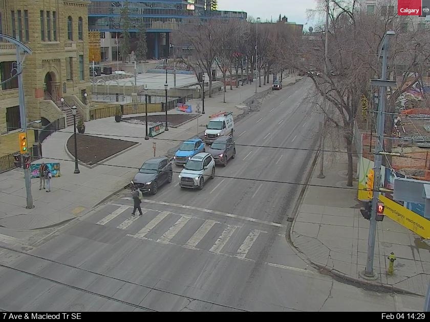 7 Ave / Macleod Tr SE