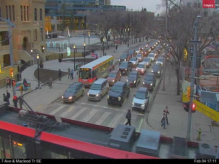 7 Ave / Macleod Tr SE