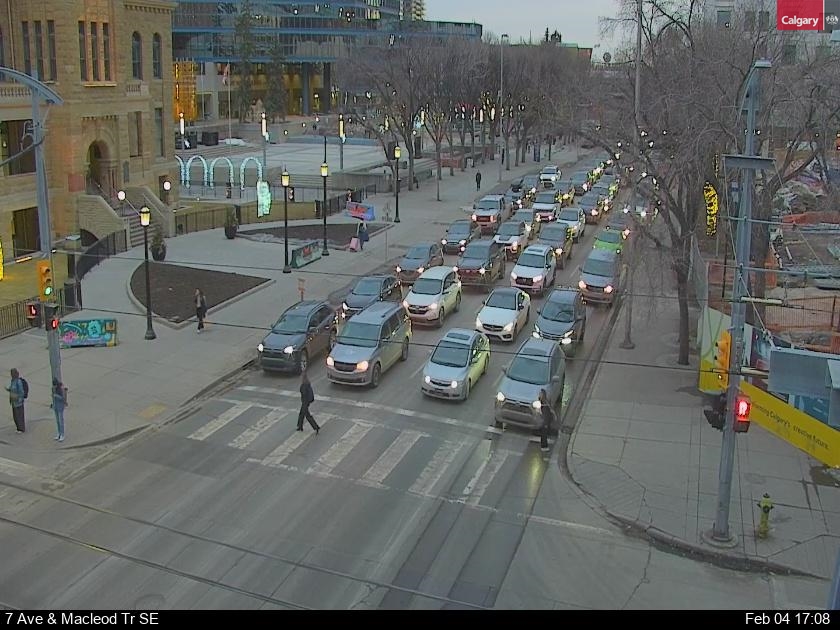 7 Ave / Macleod Tr SE