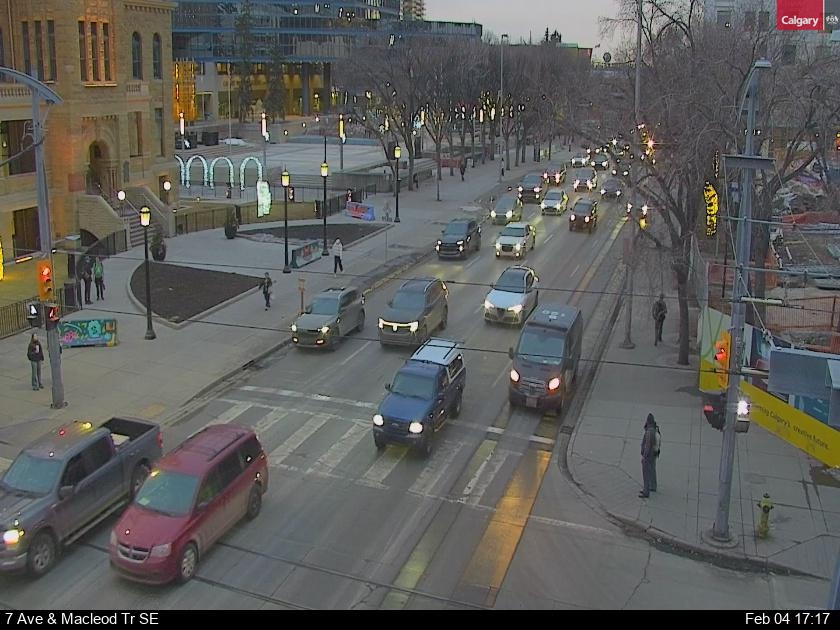 7 Ave / Macleod Tr SE