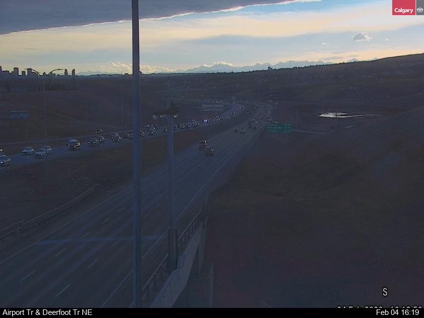 Airport Tr / Deerfoot Tr NE