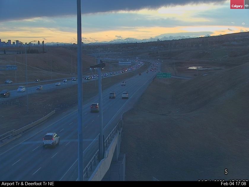 Airport Tr / Deerfoot Tr NE