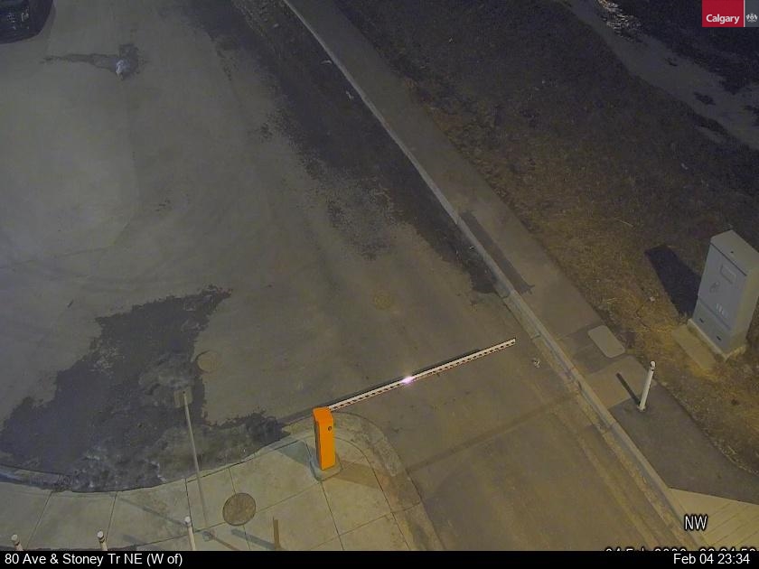 80 Ave / Stoney Tr NE (West of)