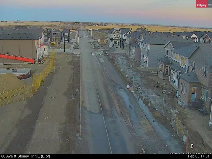 80 Ave / Stoney Tr NE (East of)