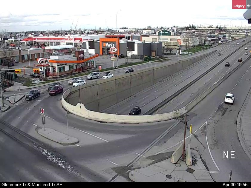 Webcam of Macleod Trail at Glenmore Trail SW