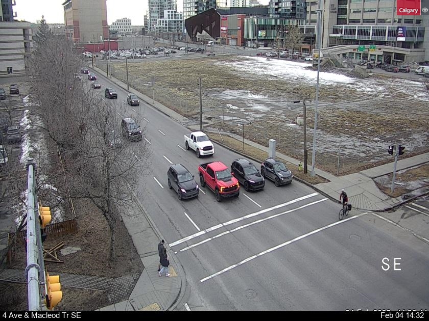 4 Avenue / Macleod Trail S