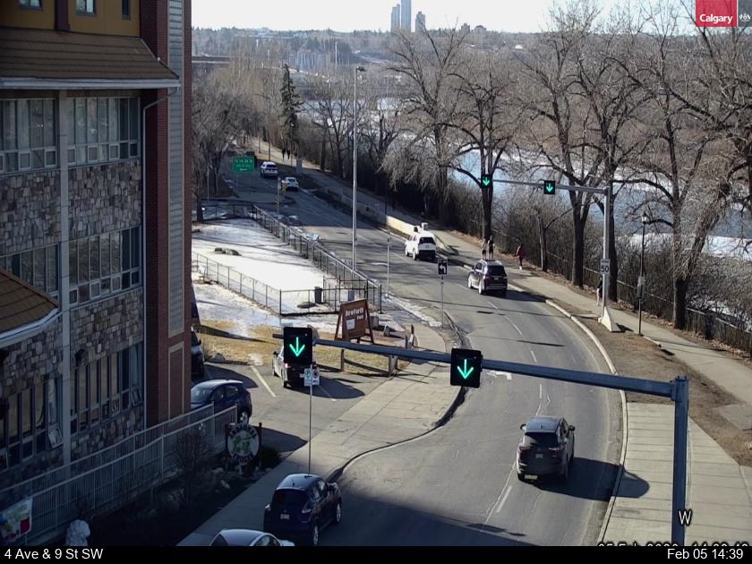 4 Avenue / 9 Street SW